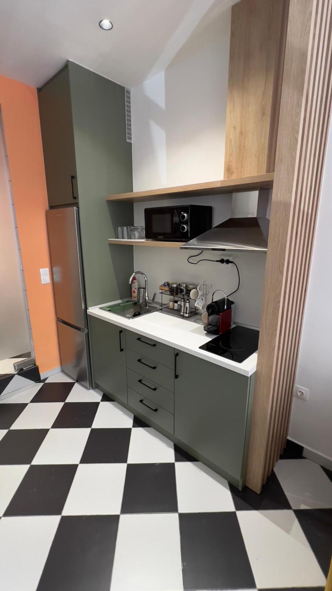 Groovy Getaways Apartment
